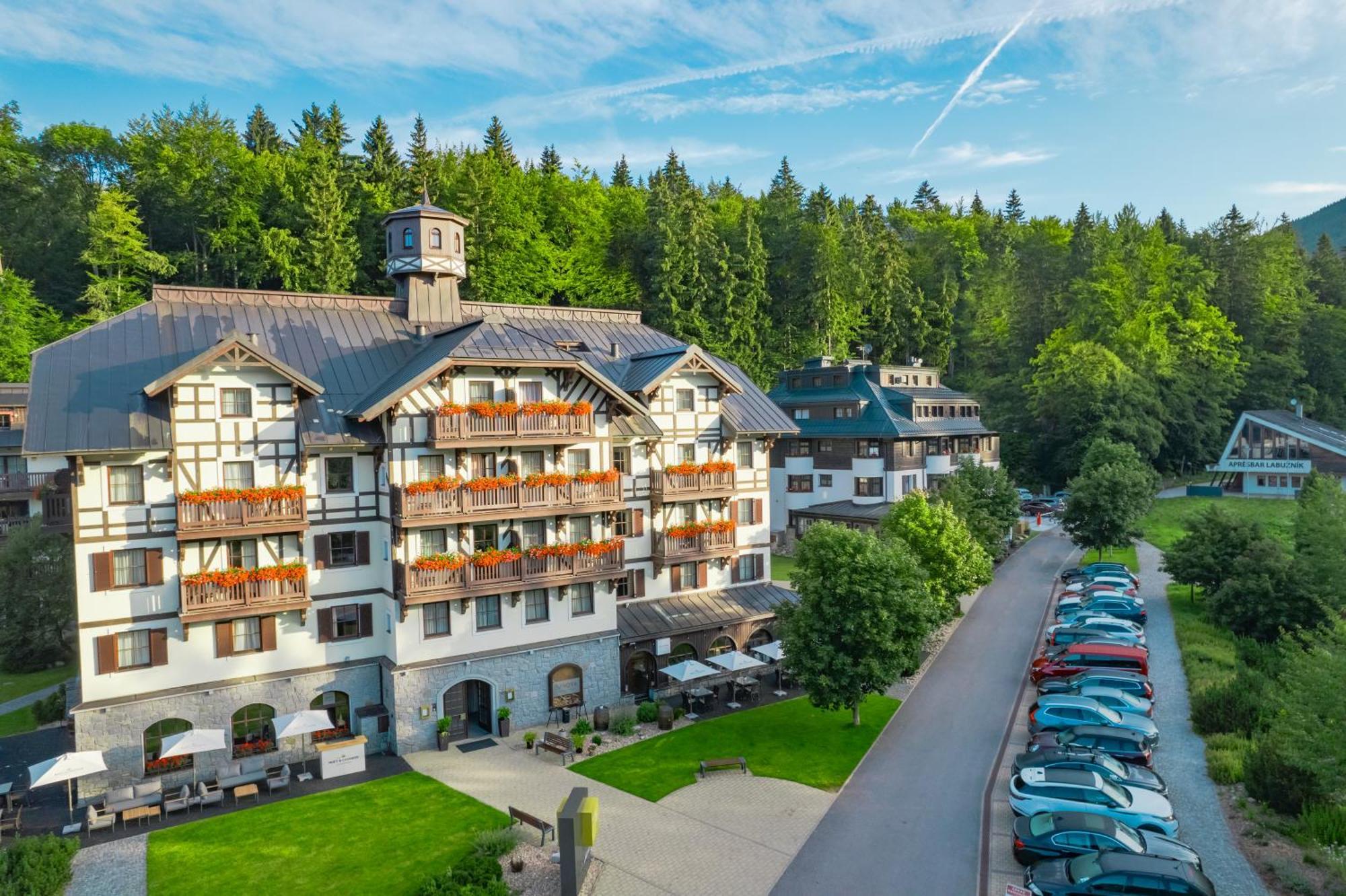 Savoy Hotel Špindlerŭv Mlýn Екстериор снимка