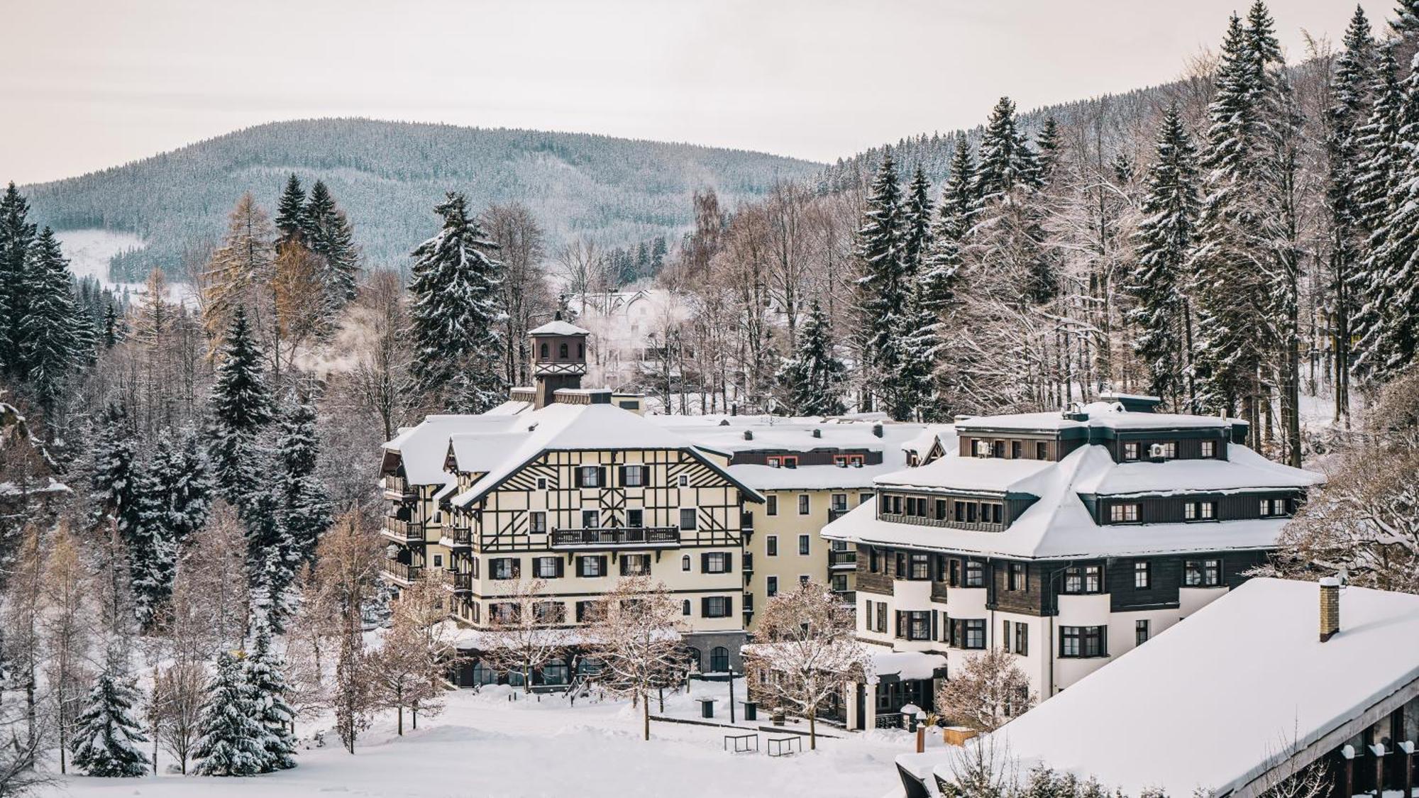 Savoy Hotel Špindlerŭv Mlýn Екстериор снимка